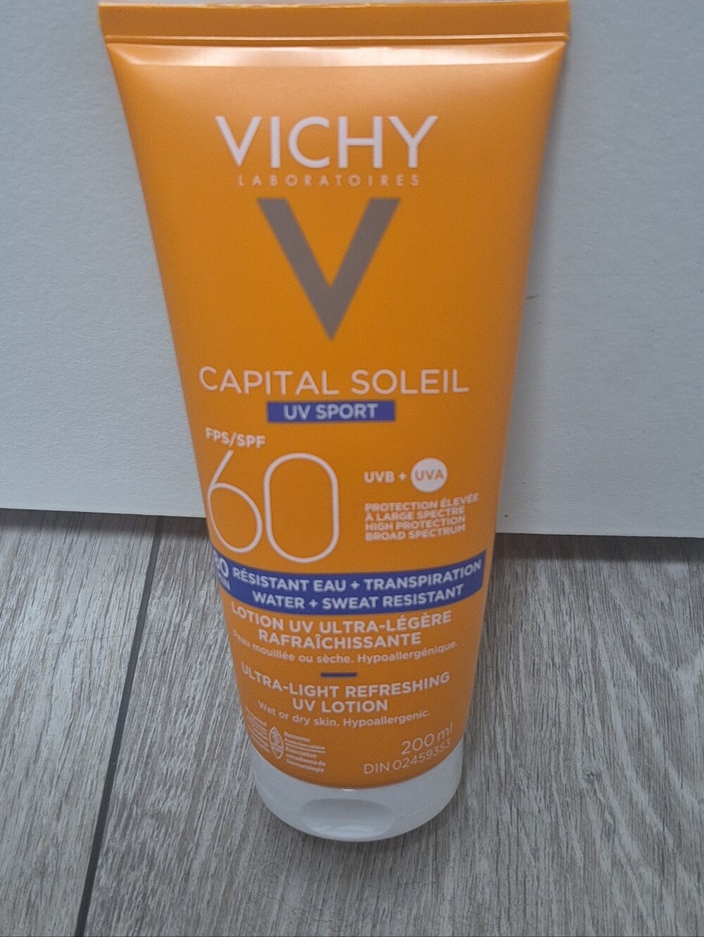 Vichy Face & Body Sunscreen Lotion SPF 60 UV Sport, Capital Soleil 200ml
